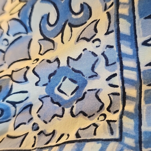 Vineyard Vines Blue Graphic‎ Sleeveless Blouse V Neck With Blue Trim Size Meduim - Picture 11 of 11